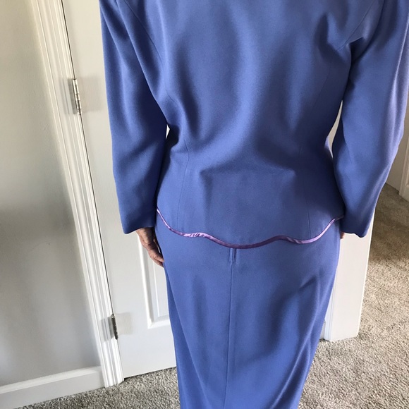 Remini Suit, Size 6 - Picture 7 of 13